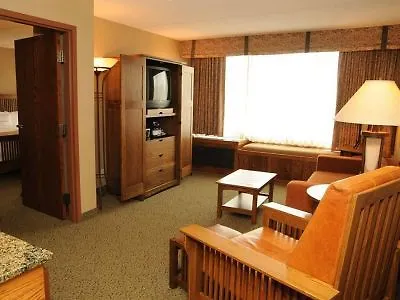 Doubletree By Hilton Libertyville-mundelein Hotel