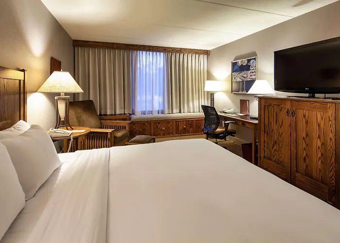 Doubletree By Hilton Libertyville-mundelein