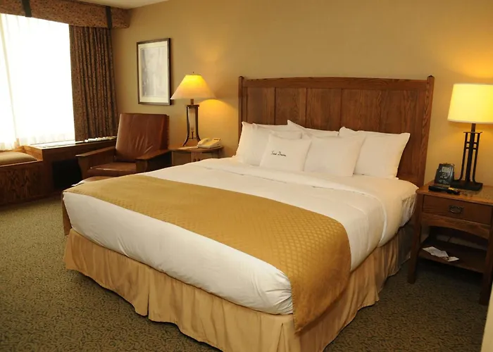 Doubletree By Hilton Libertyville-mundelein Hotel