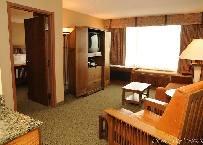 Doubletree By Hilton Libertyville-mundelein Hotel